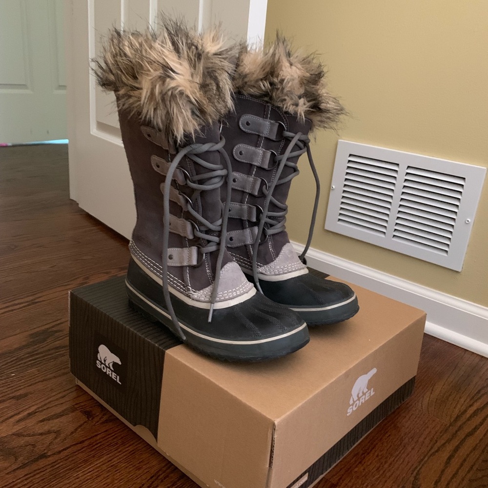 Sorel Women’s Joan of Arctic winter boot
